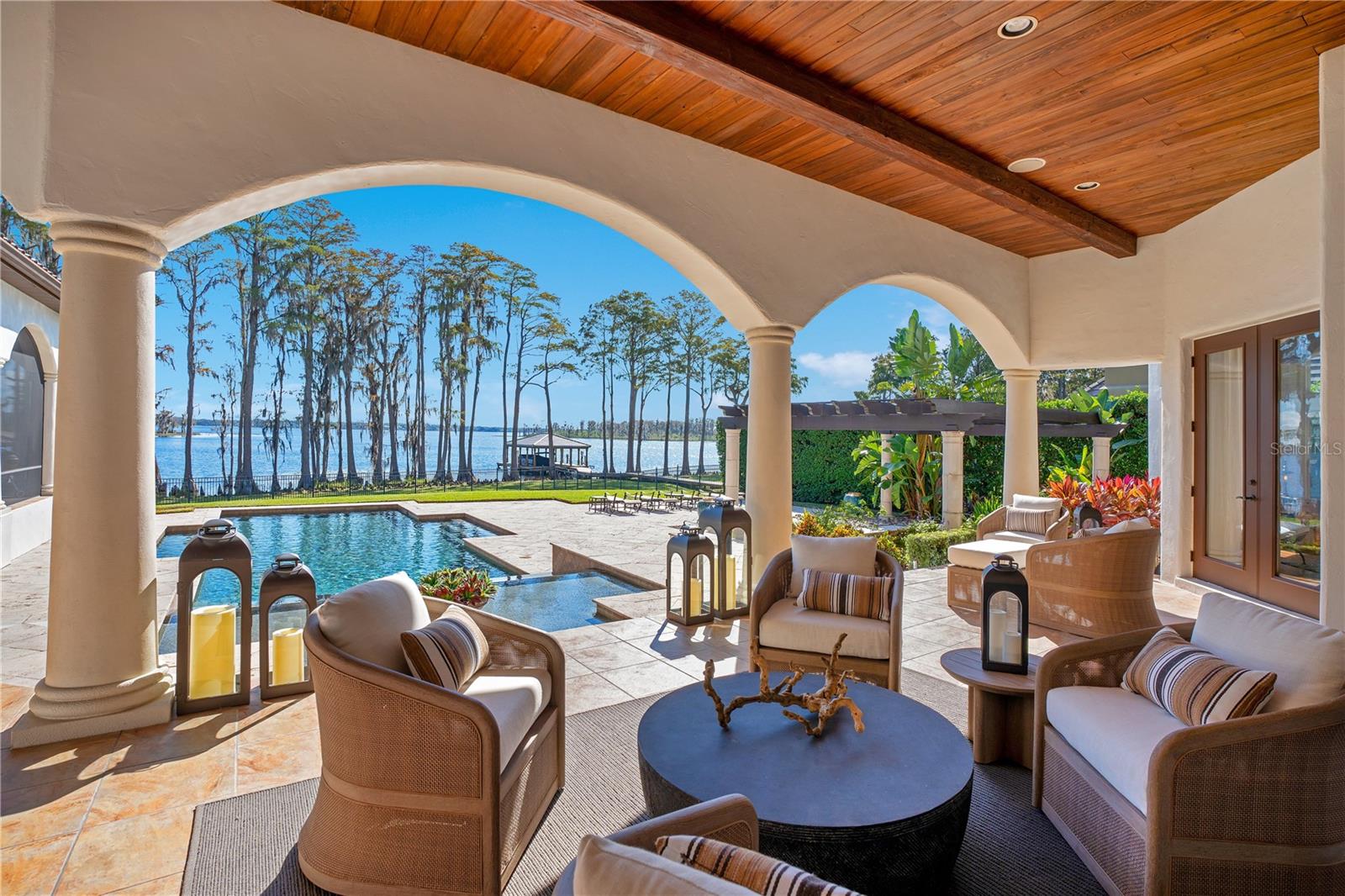 KEENES POINTE - Residential