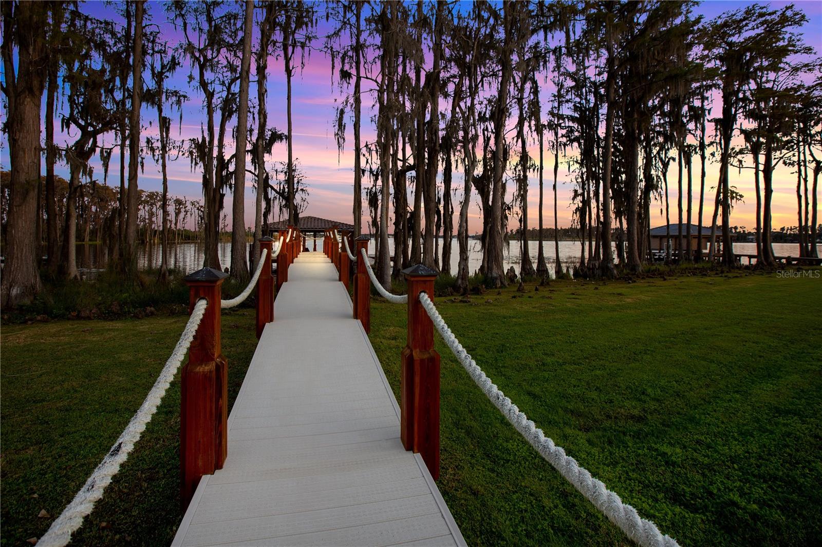 KEENES POINTE - Residential