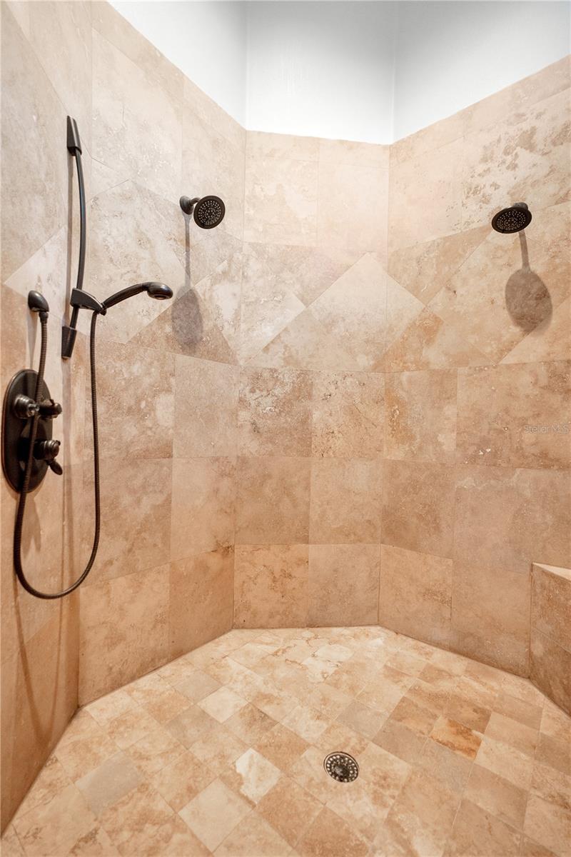 KEENES POINTE - Residential