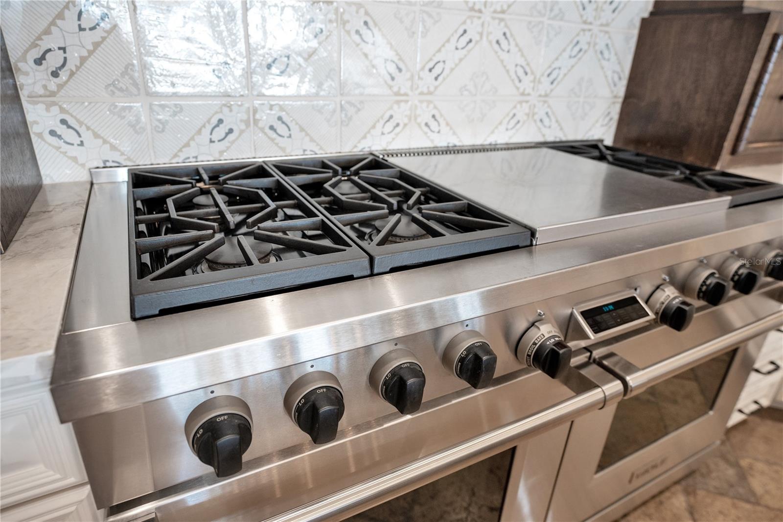 KEENES POINTE - Residential