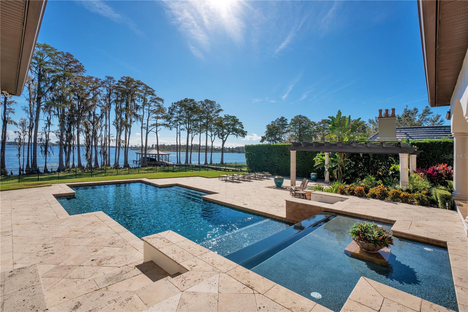 KEENES POINTE - Residential