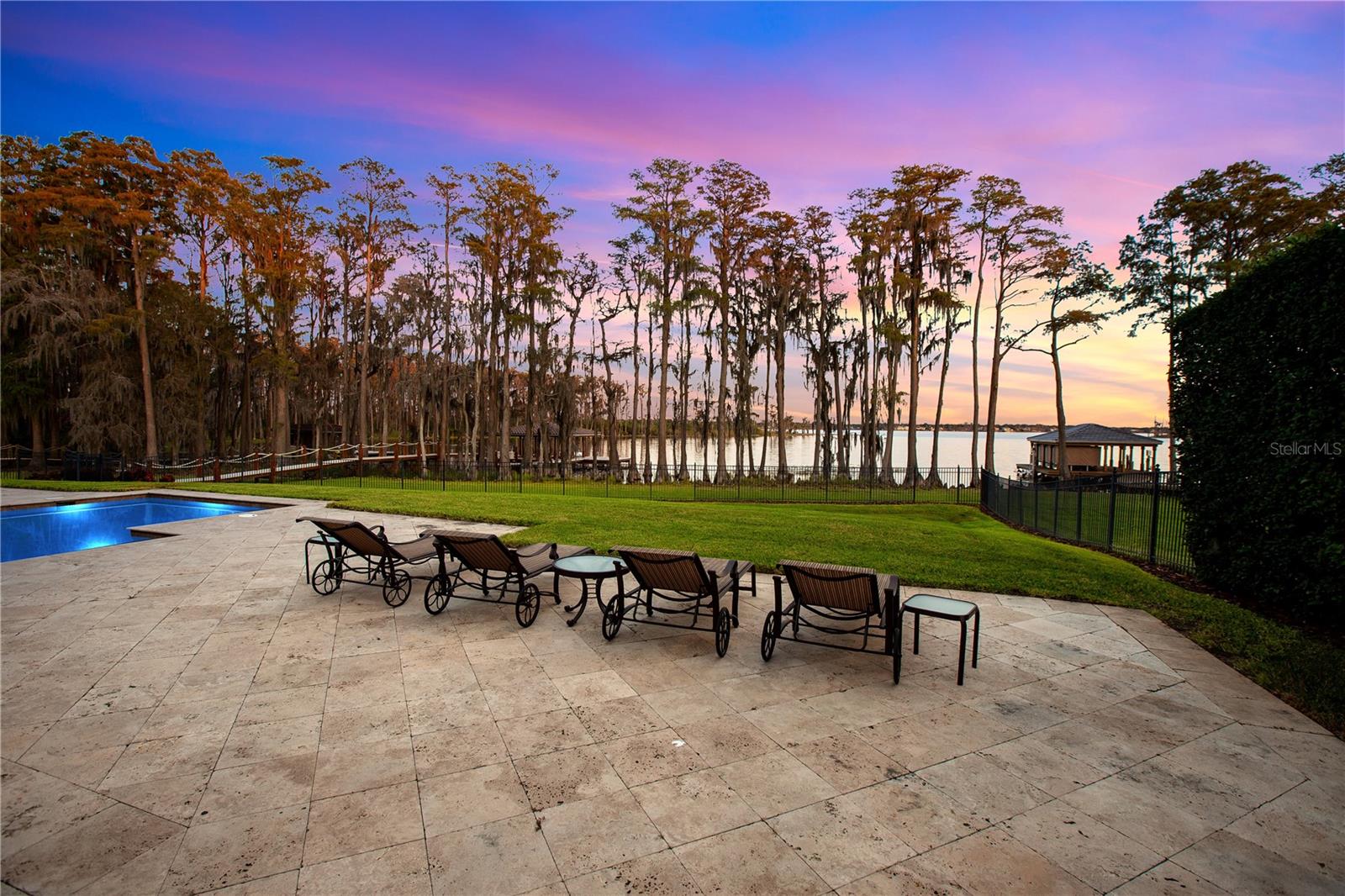 KEENES POINTE - Residential