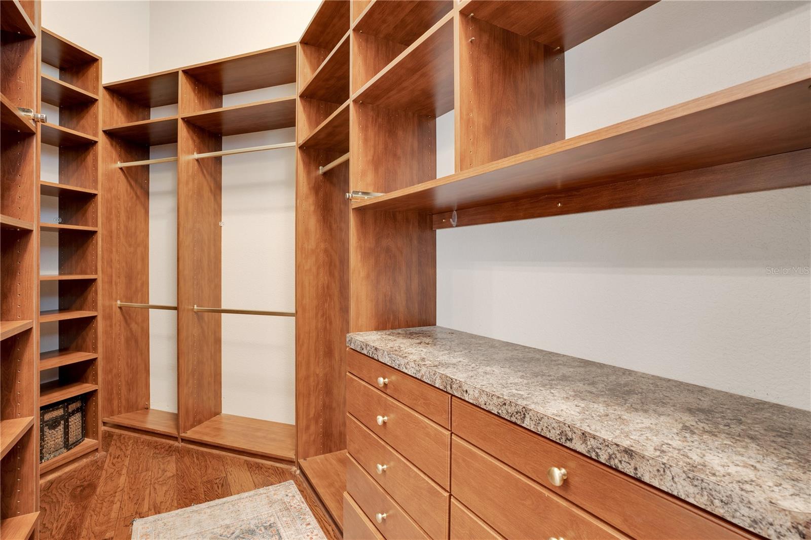 KEENES POINTE - Residential