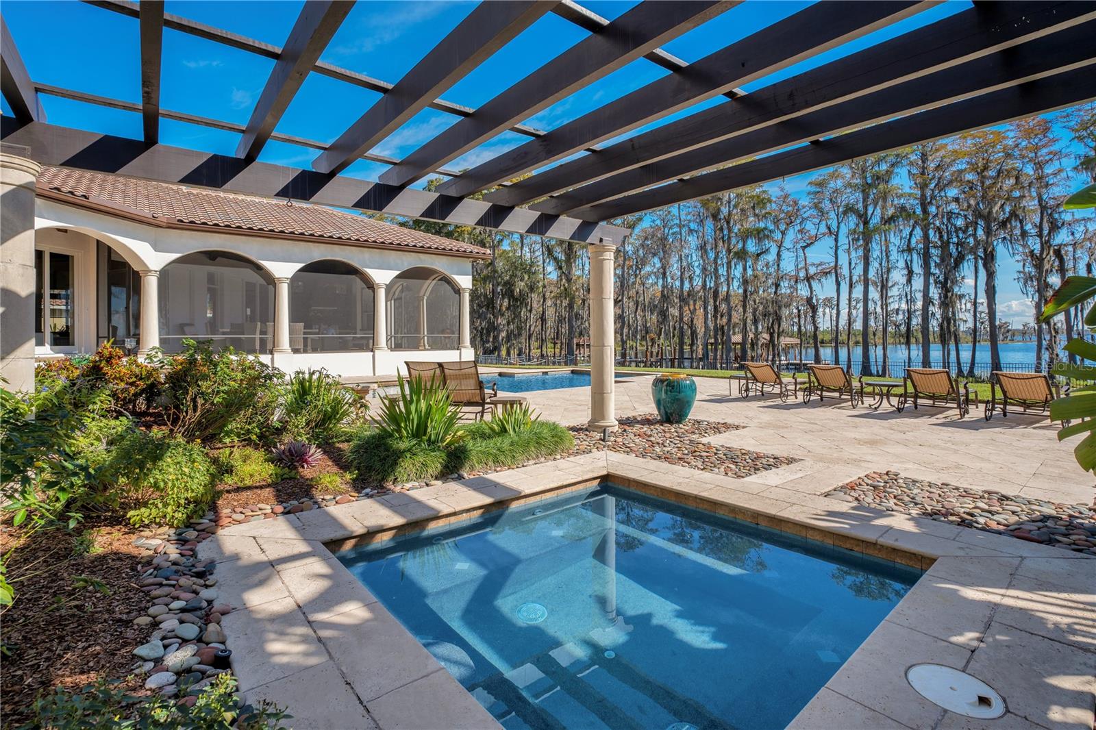 KEENES POINTE - Residential