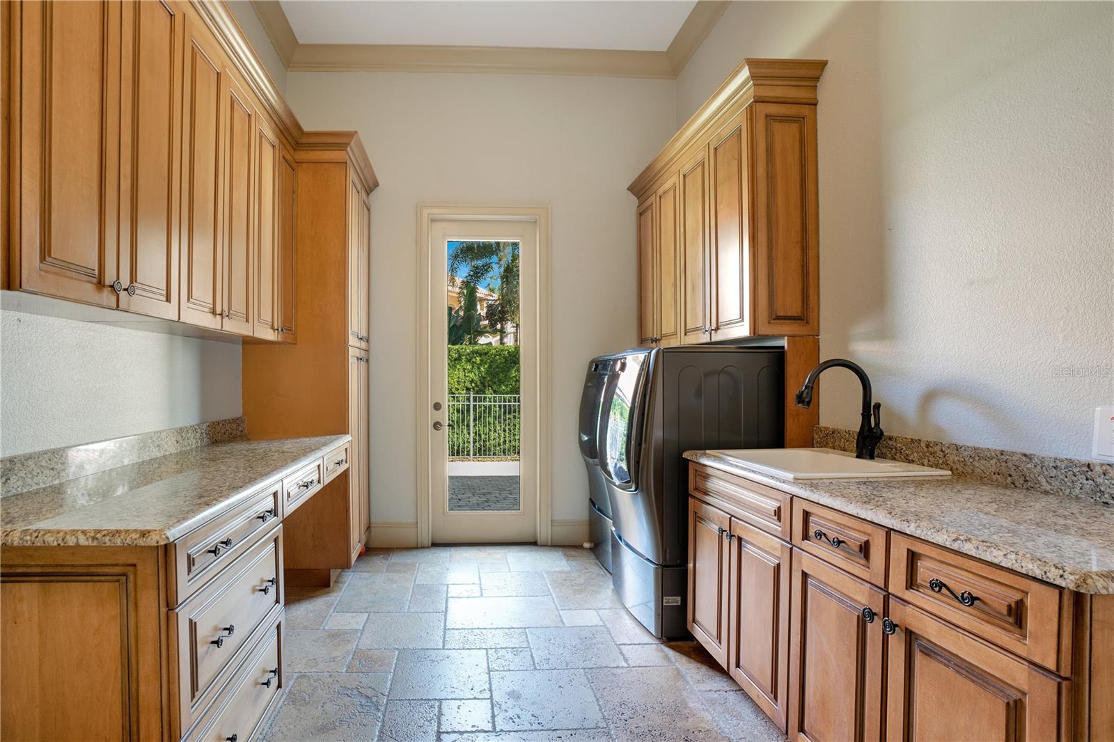 KEENES POINTE - Residential