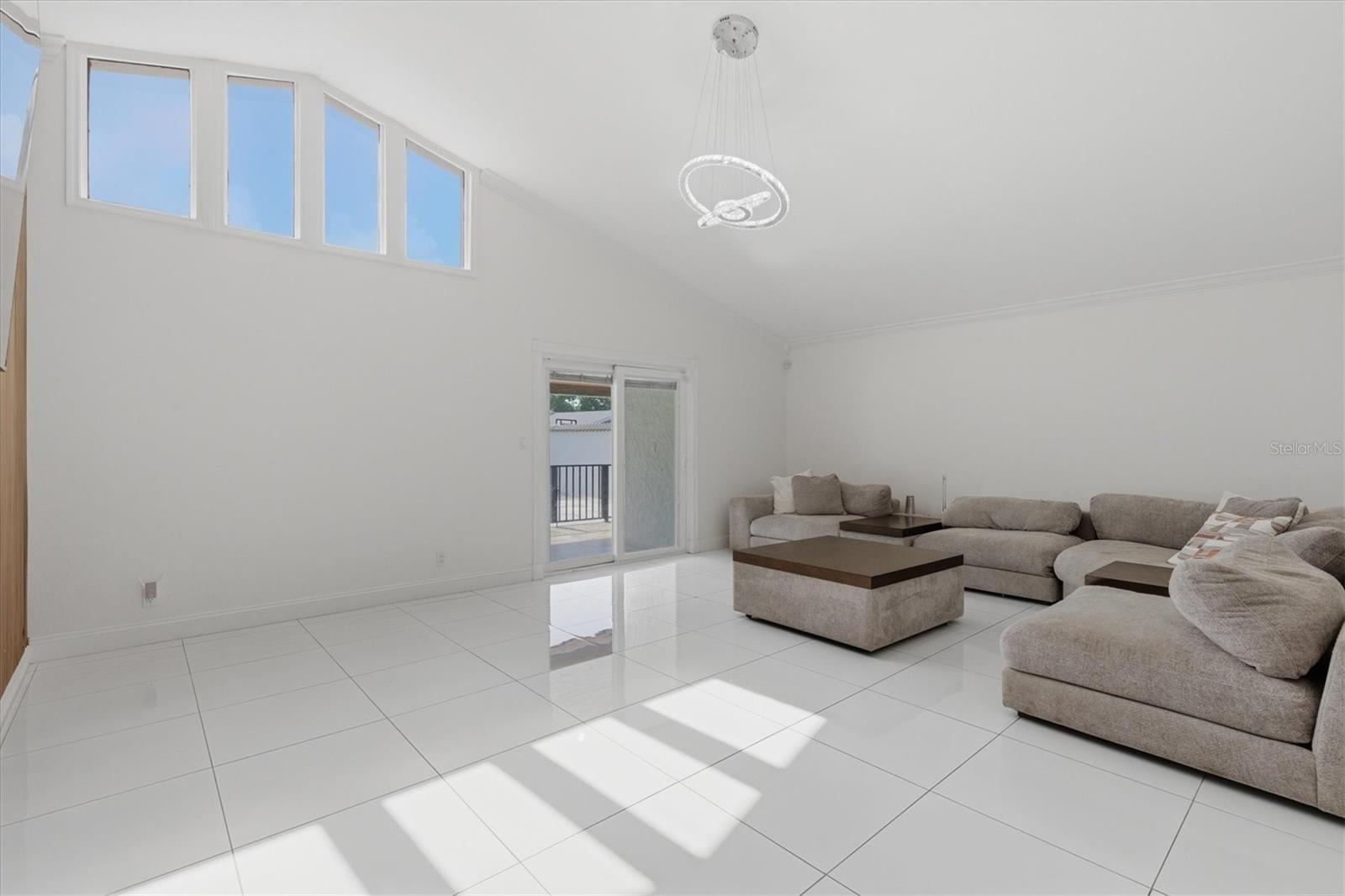 PINE CREST VILLA ADD 4 - Residential