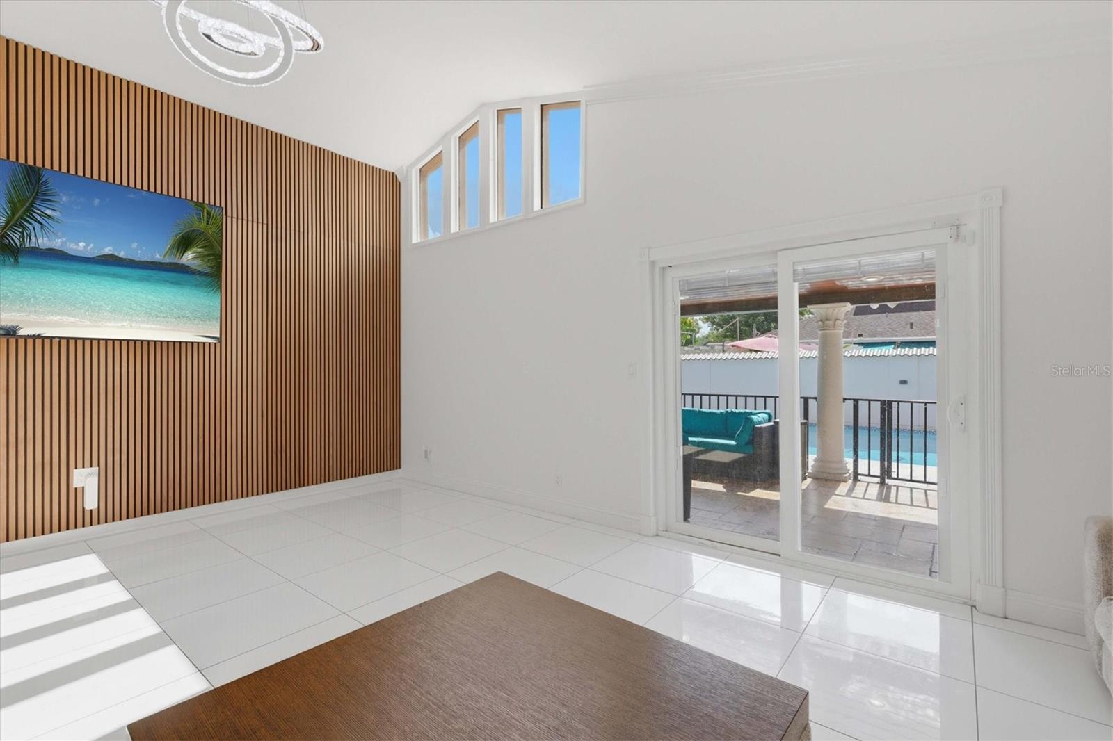 PINE CREST VILLA ADD 4 - Residential