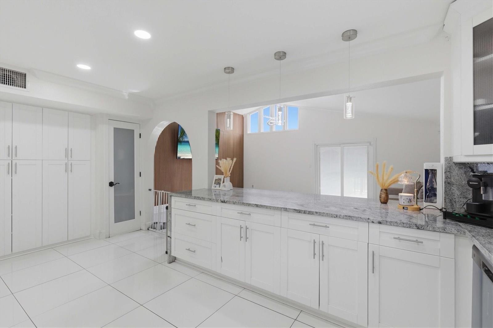 PINE CREST VILLA ADD 4 - Residential