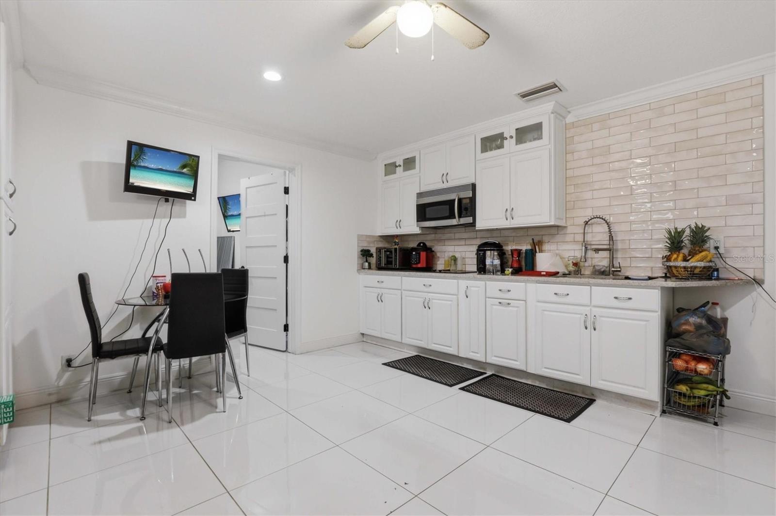 PINE CREST VILLA ADD 4 - Residential