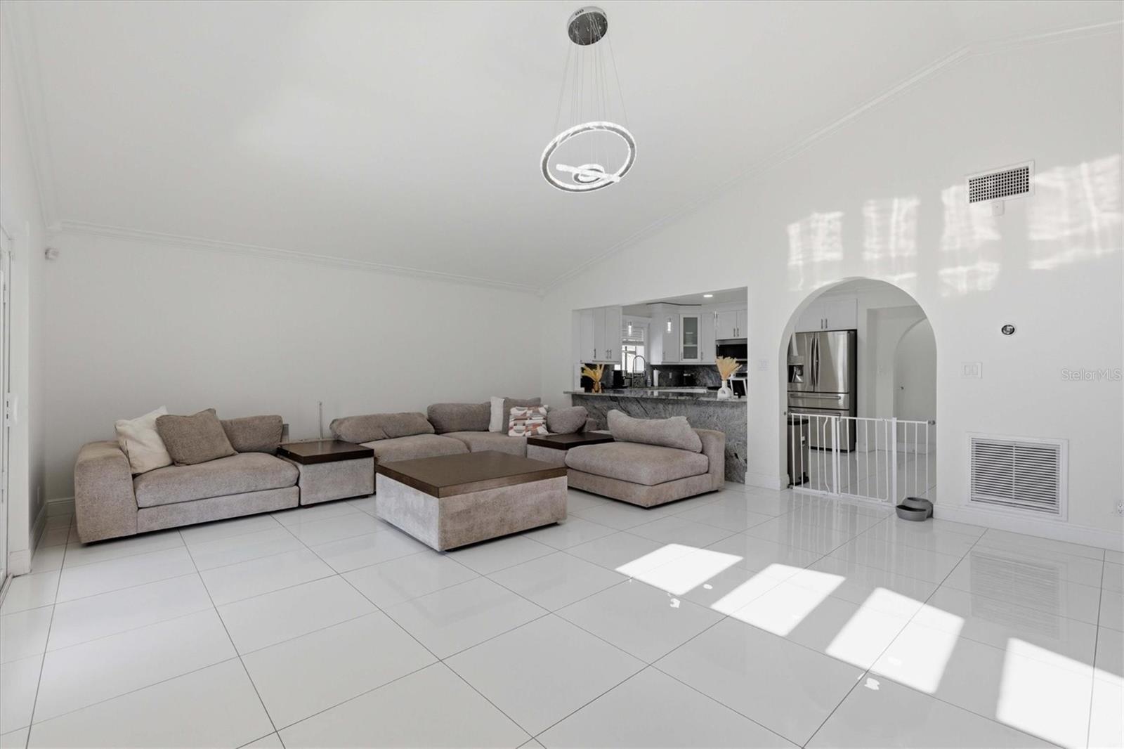 PINE CREST VILLA ADD 4 - Residential