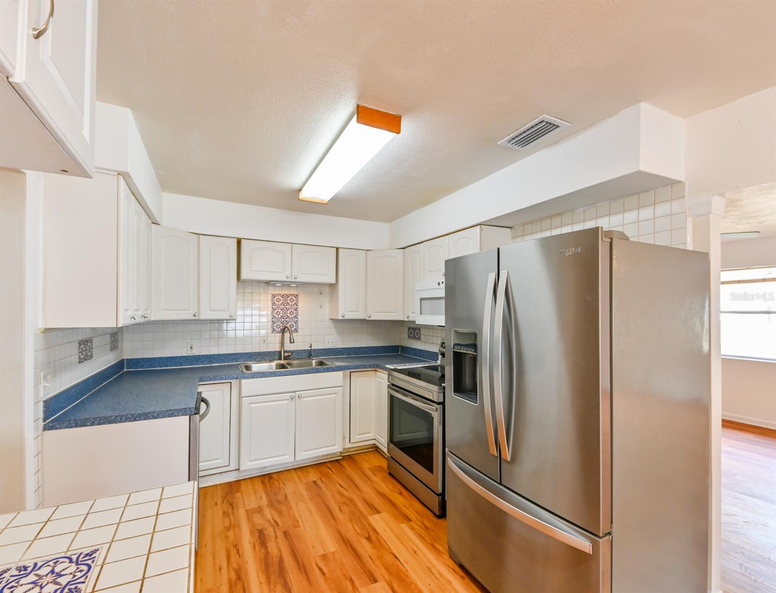 3302 W VAN BUREN DRIVE
