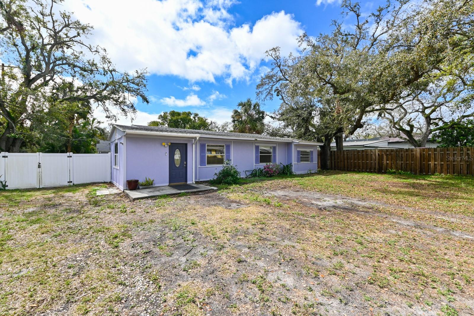 3302 W VAN BUREN DRIVE