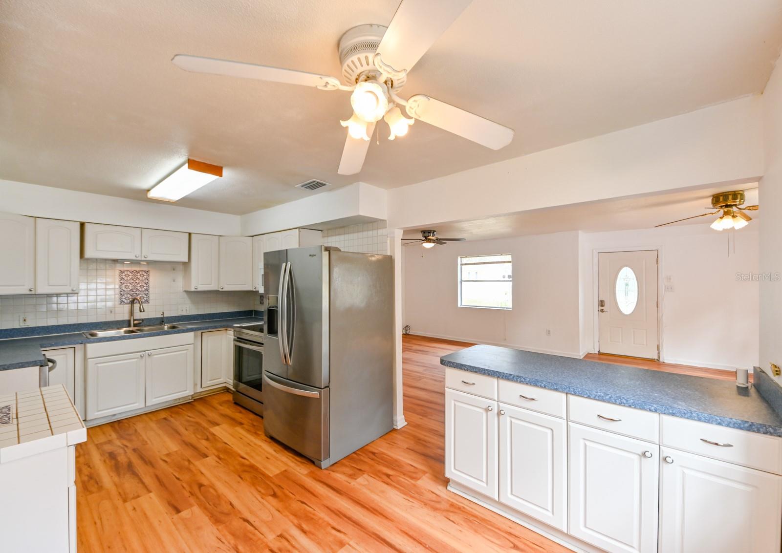 3302 W VAN BUREN DRIVE