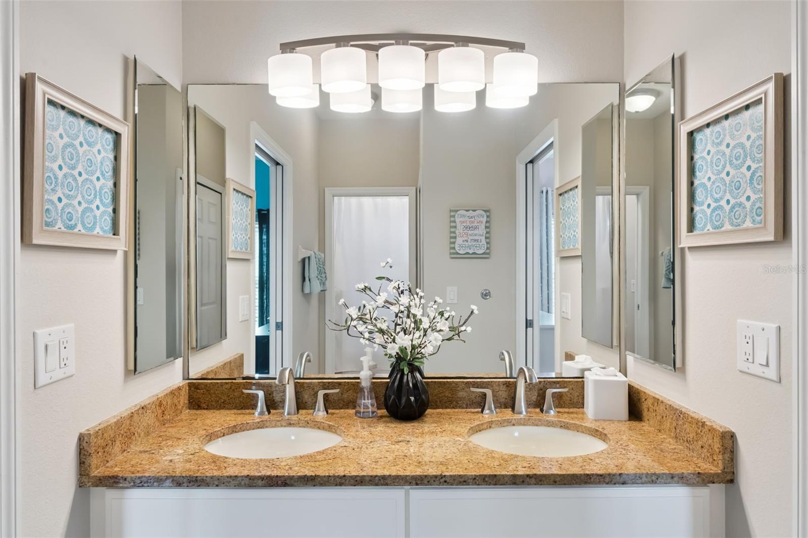 AVERY PARK - Residential