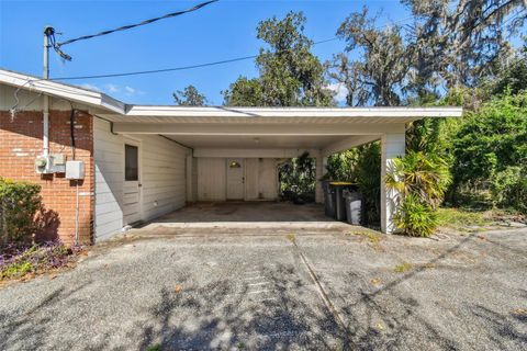 A home in LAKELAND