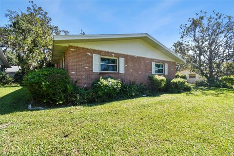 A home in LAKELAND