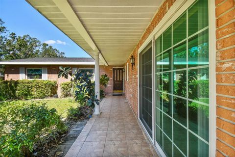 A home in LAKELAND