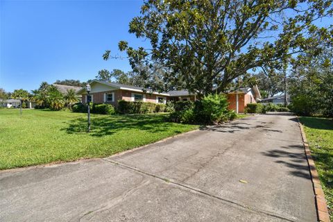 A home in LAKELAND