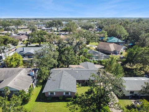 A home in LAKELAND