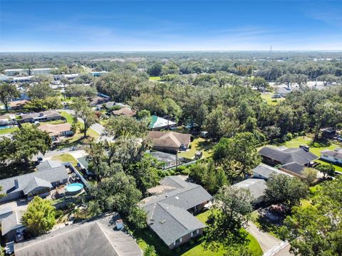 A home in LAKELAND