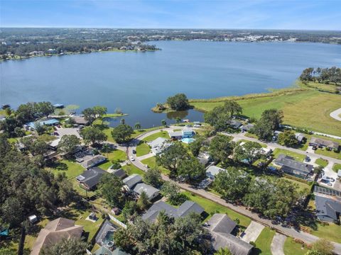 A home in LAKELAND