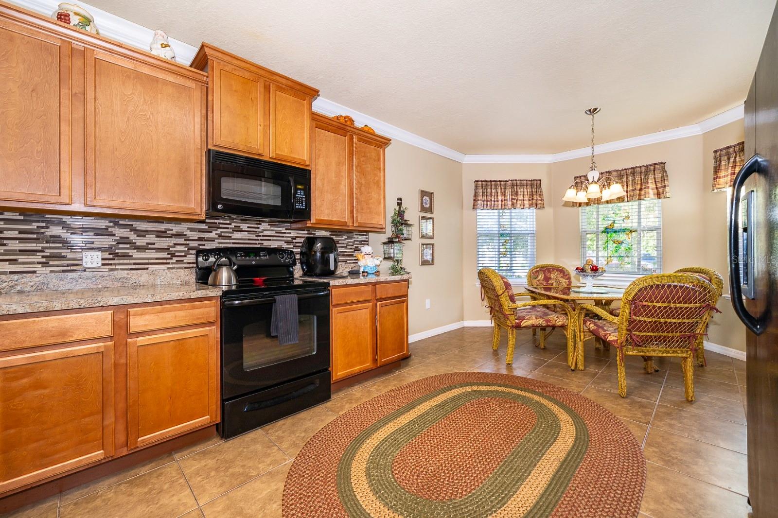 3184 QUEEN ALEXANDRIA DRIVE