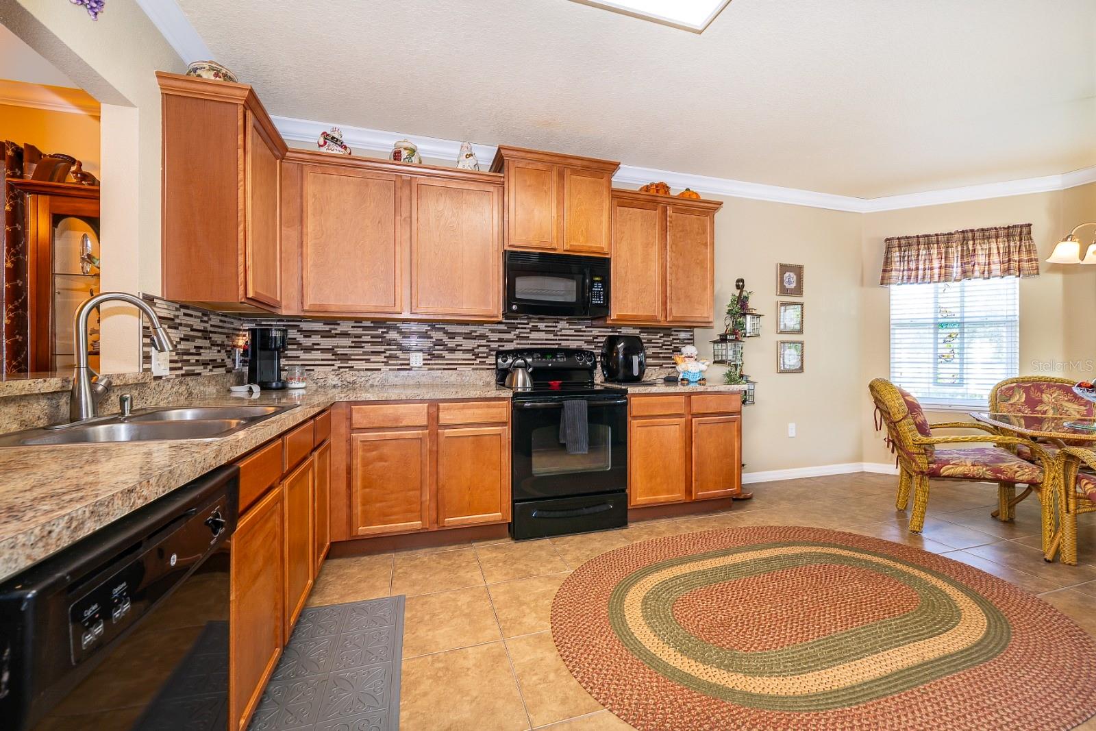 3184 QUEEN ALEXANDRIA DRIVE