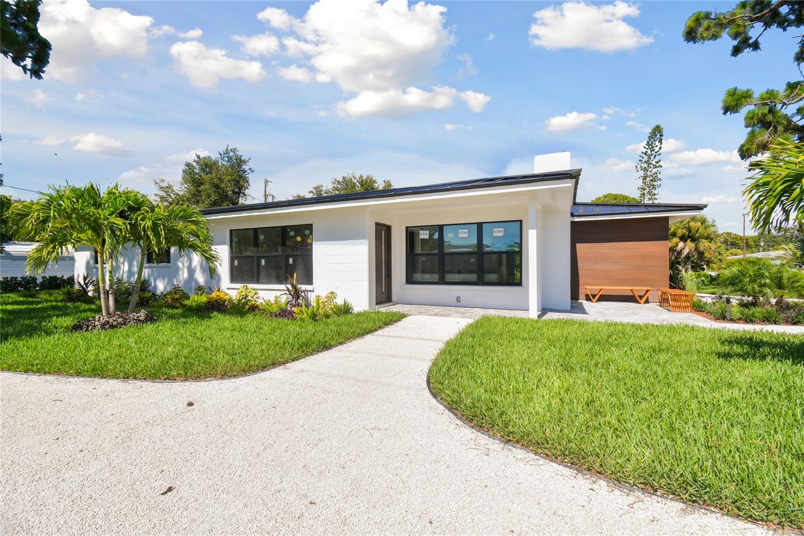 BEACH MANOR - Residential Lease