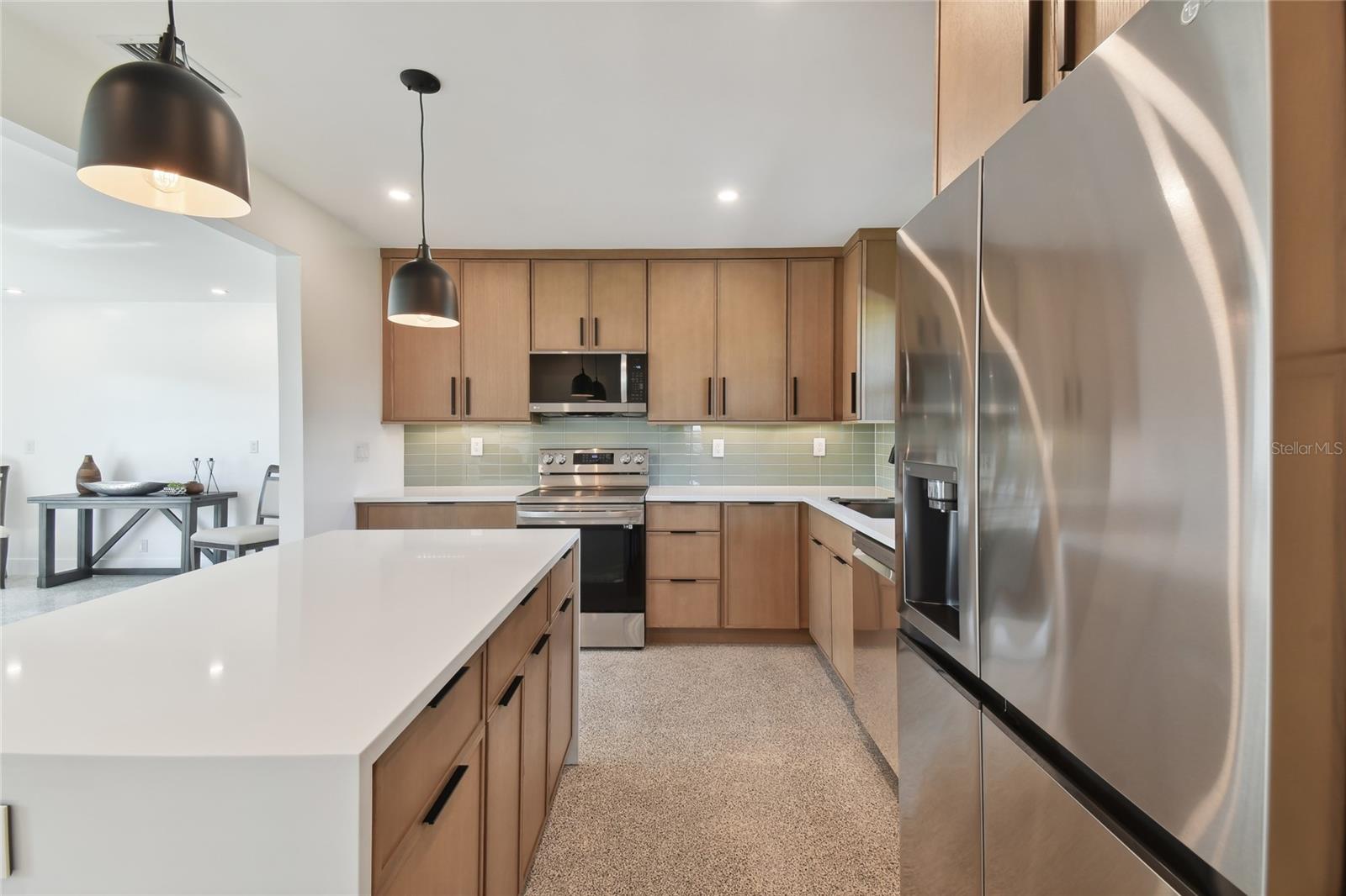 BEACH MANOR - Residential Lease