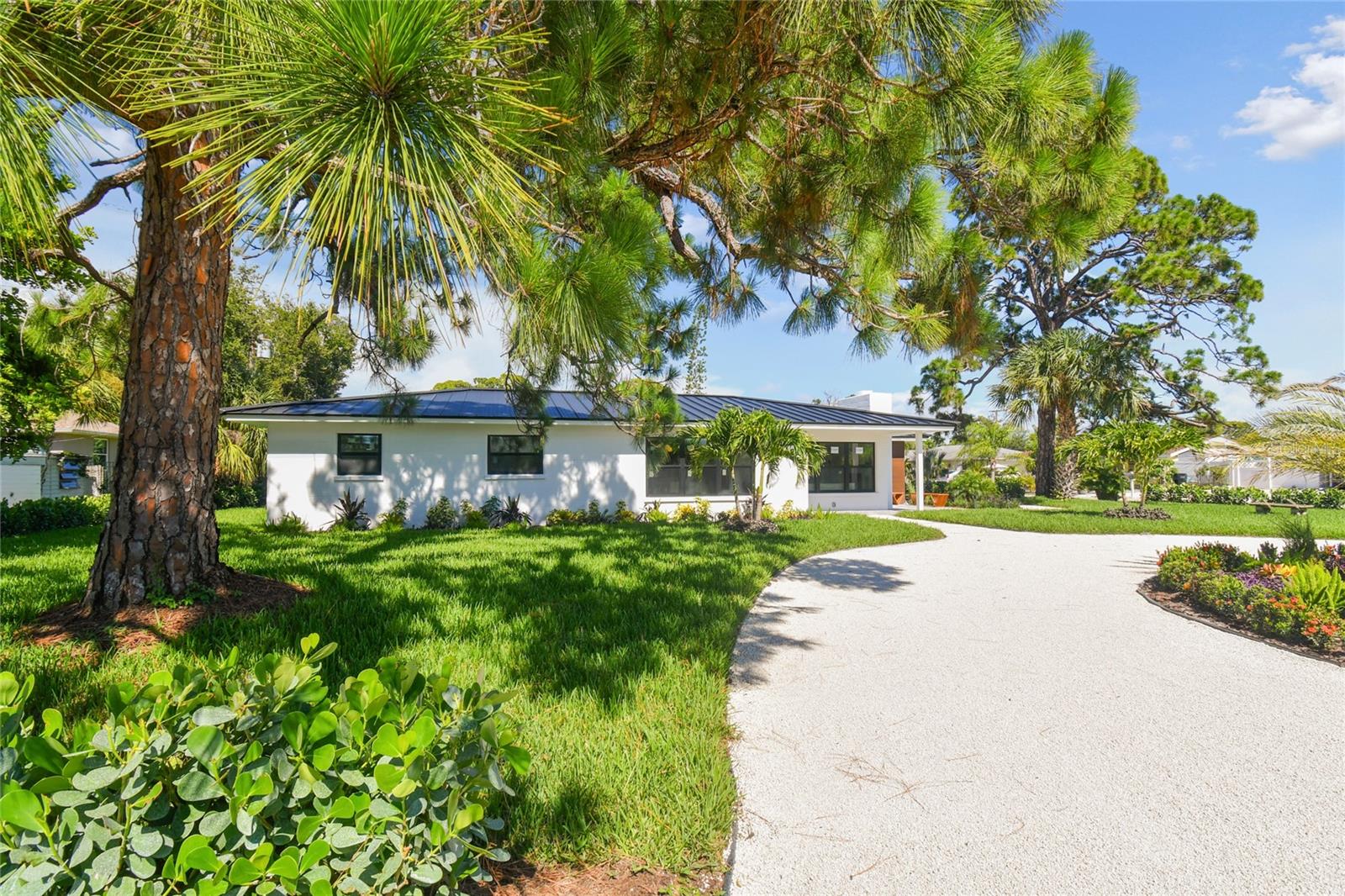 BEACH MANOR - Residential Lease