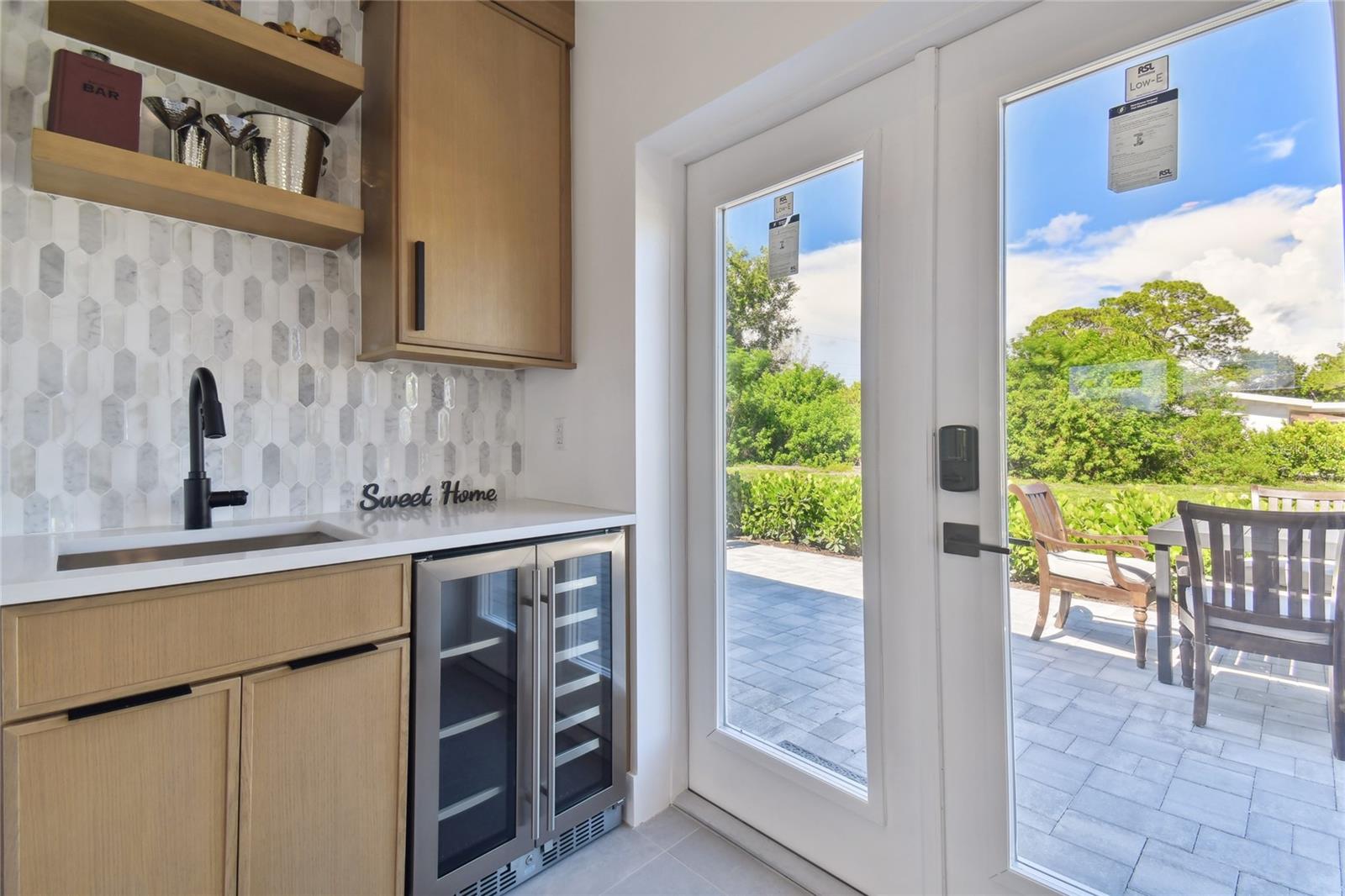 BEACH MANOR - Residential Lease