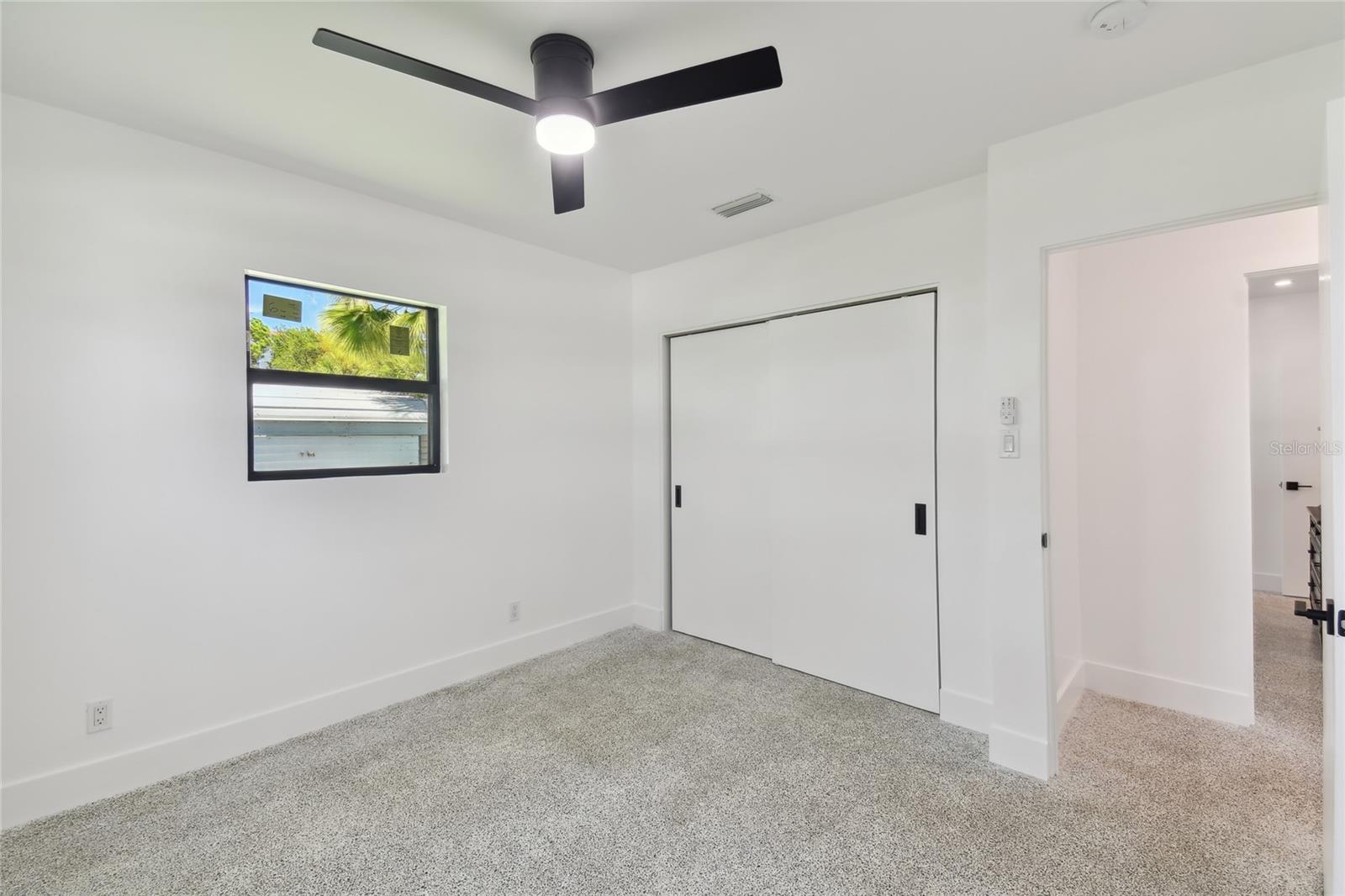 BEACH MANOR - Residential Lease