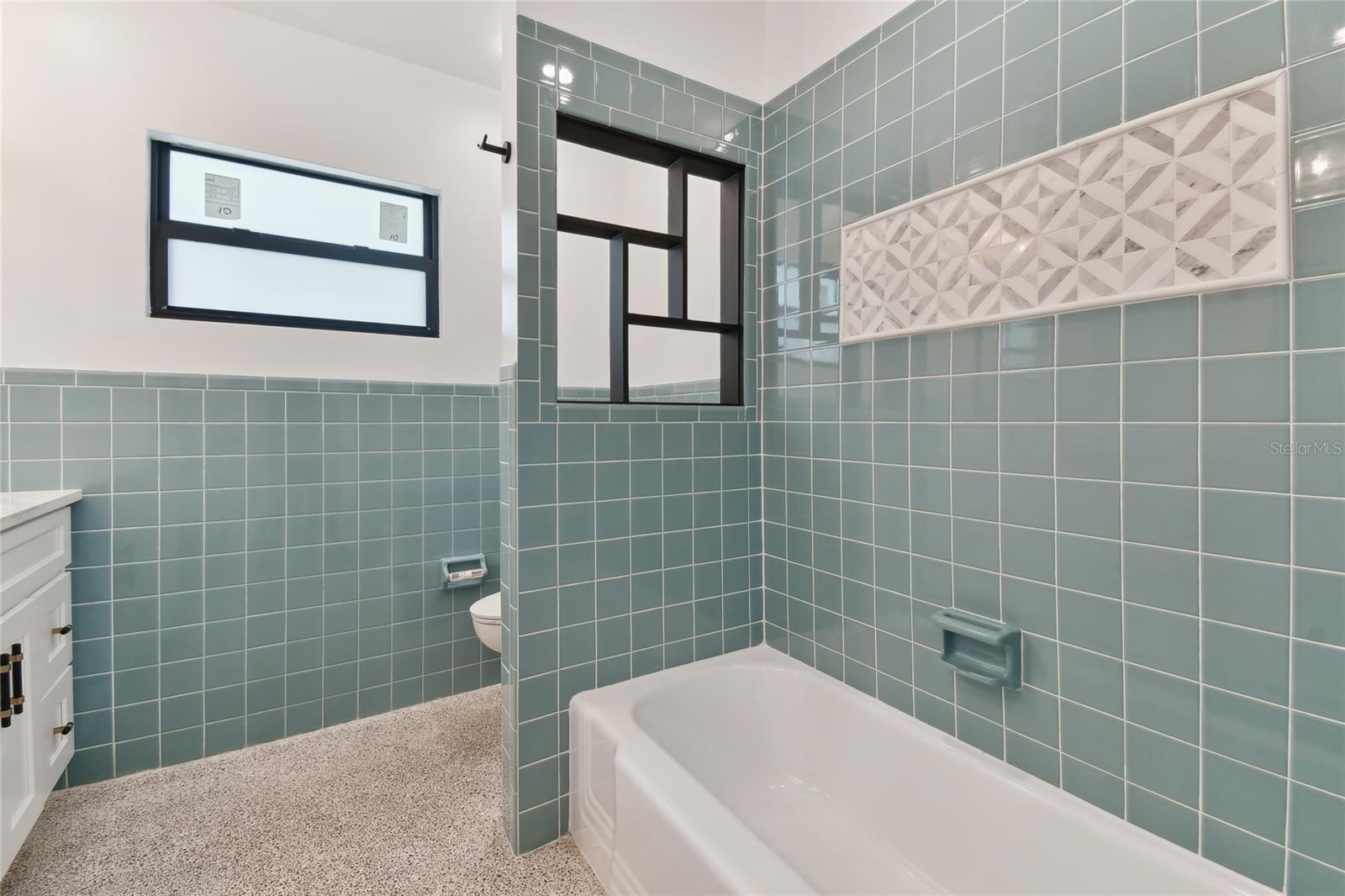 BEACH MANOR - Residential Lease