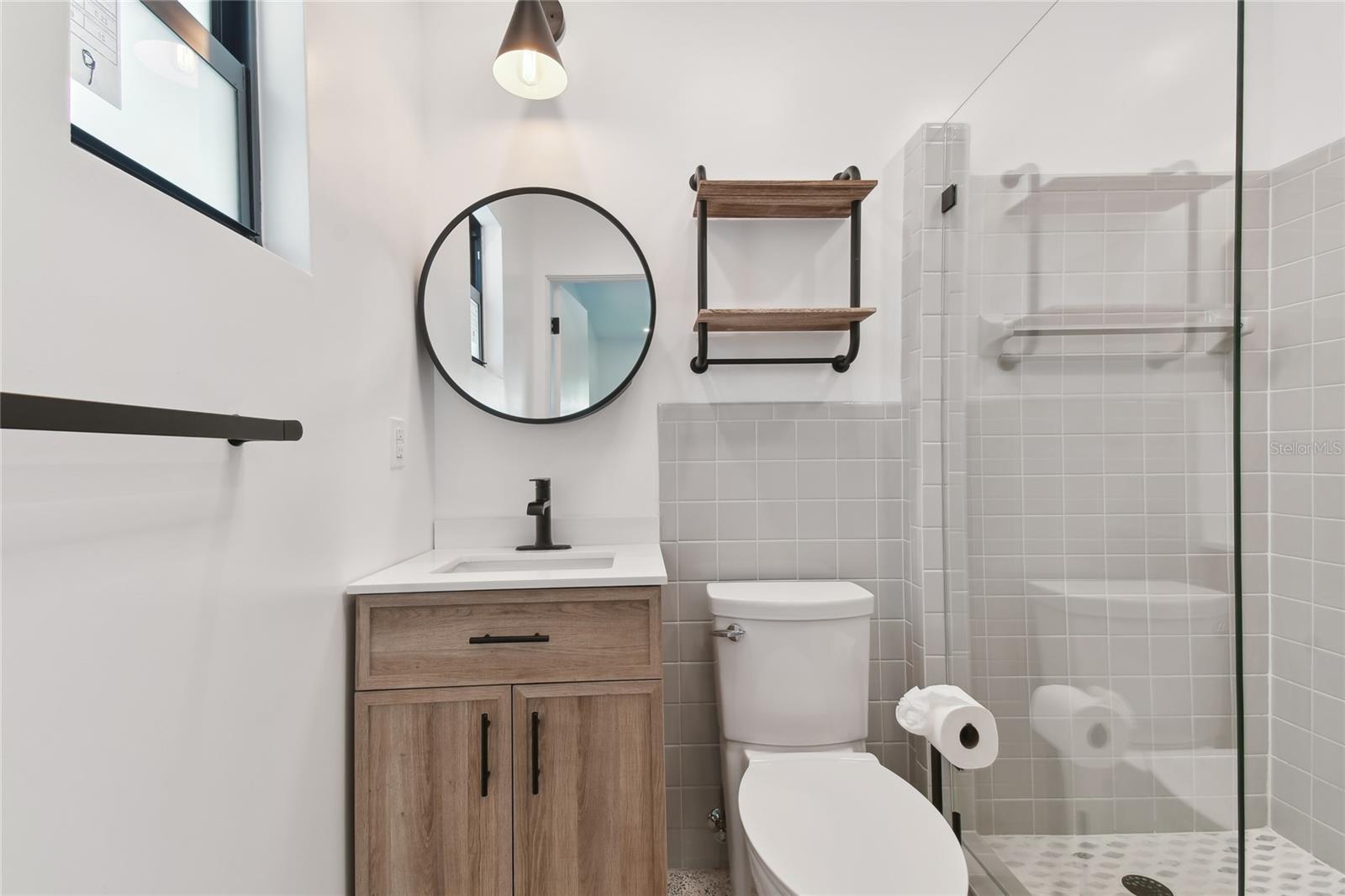BEACH MANOR - Residential Lease