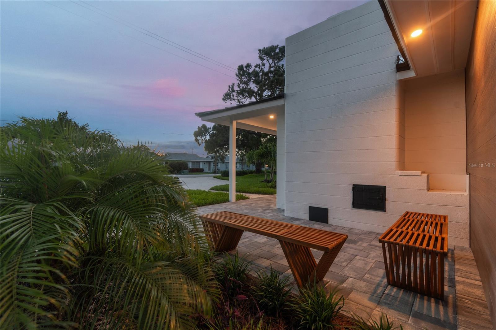 BEACH MANOR - Residential Lease
