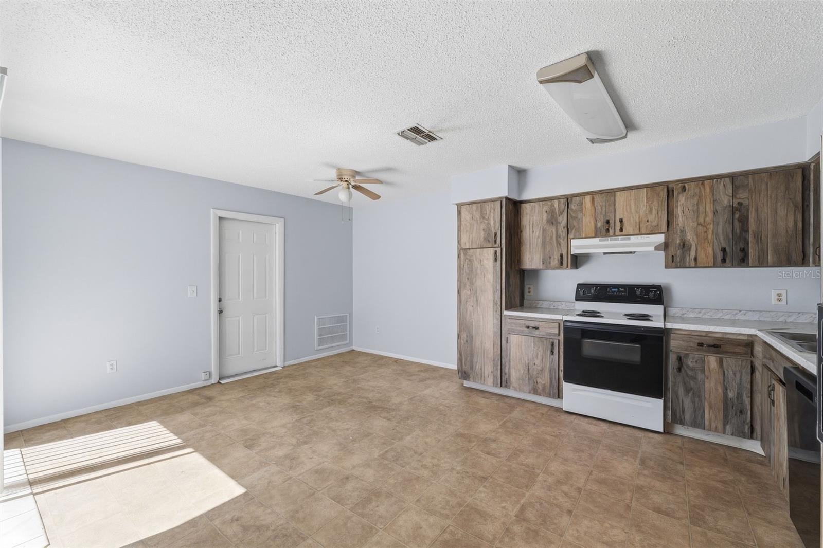 SPRING HILL - Residential