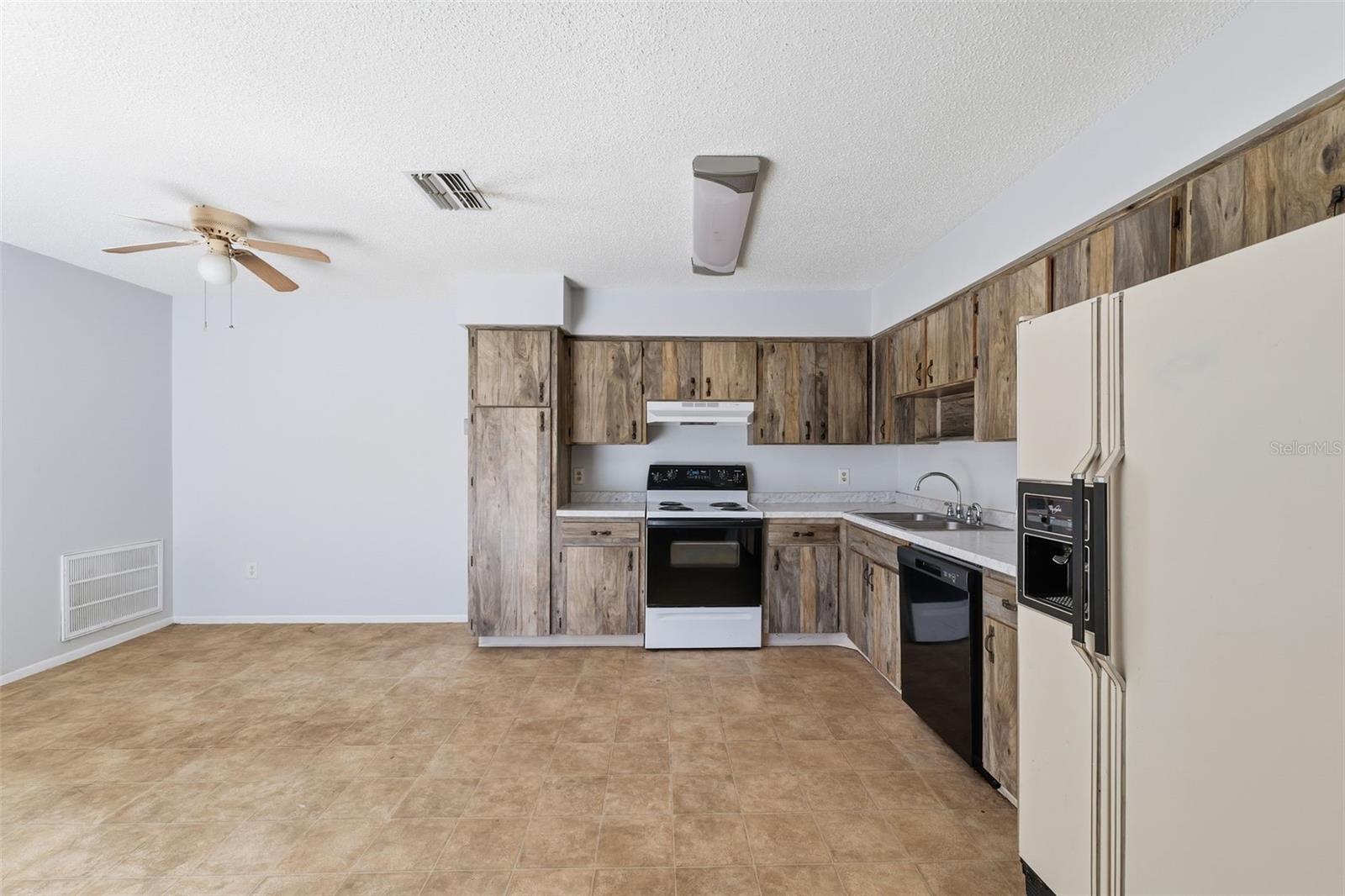 SPRING HILL - Residential