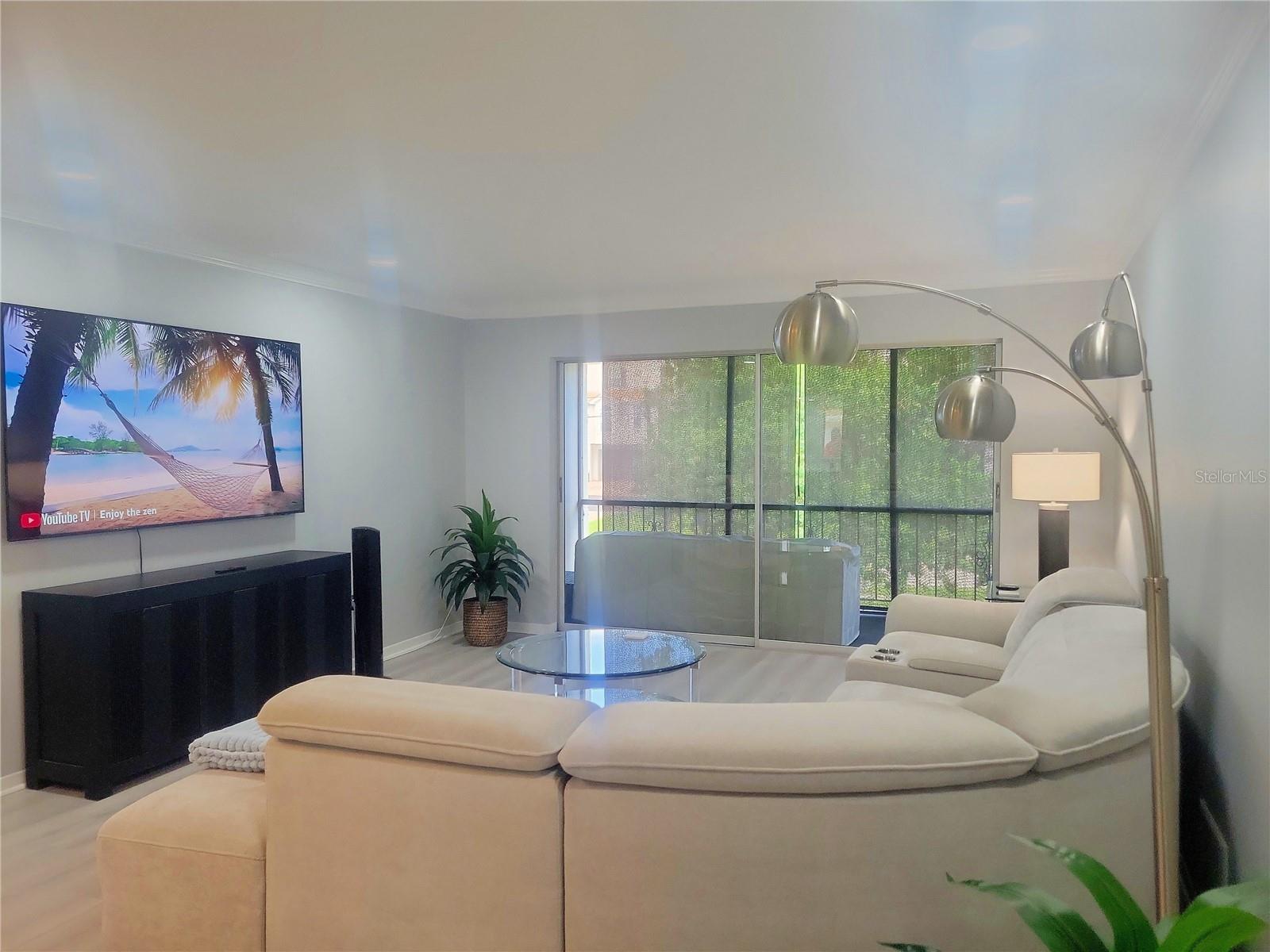 LAKE OVERLOOK APTS - Residential