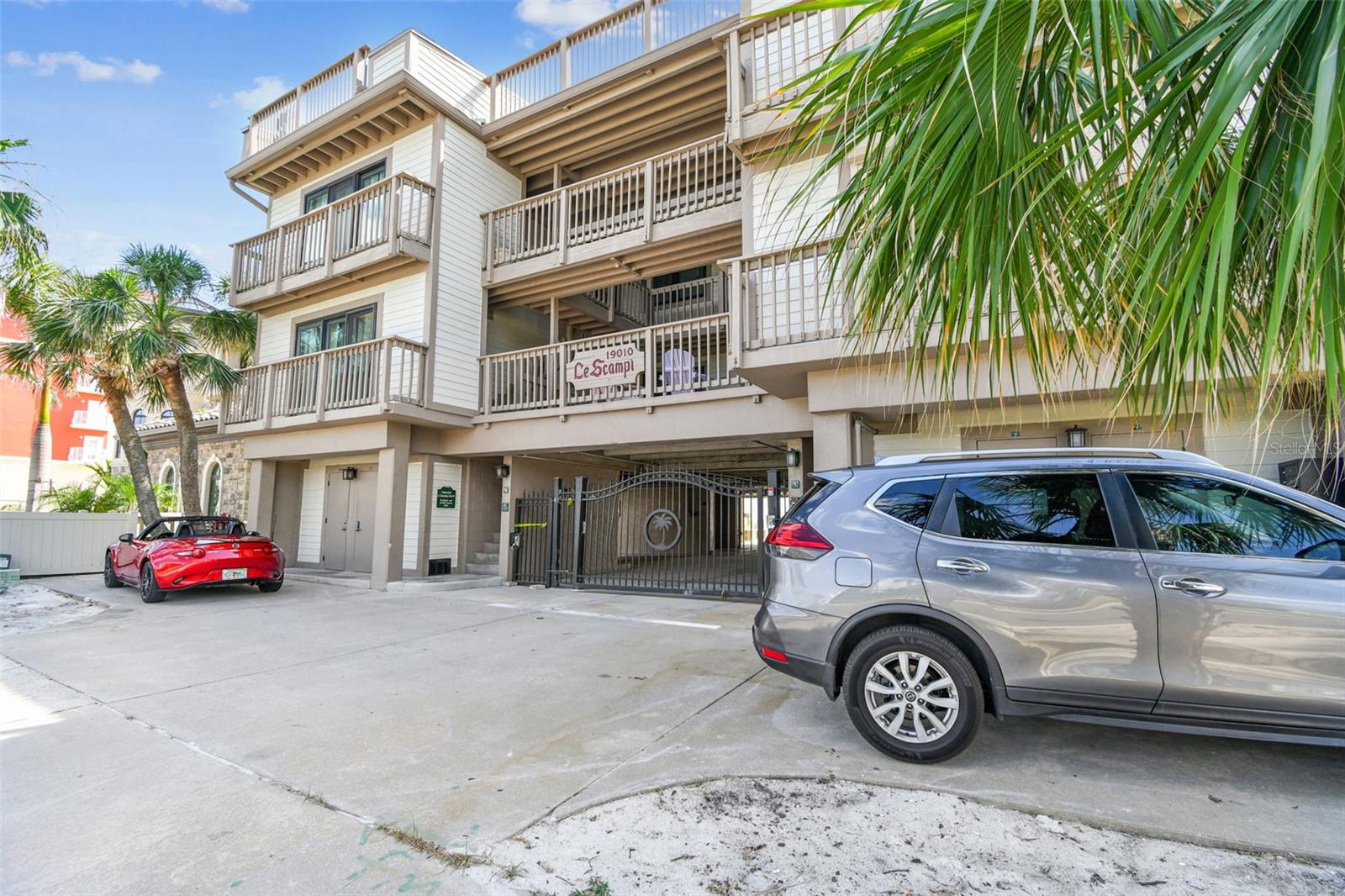 LE SCAMPI CONDO - Residential