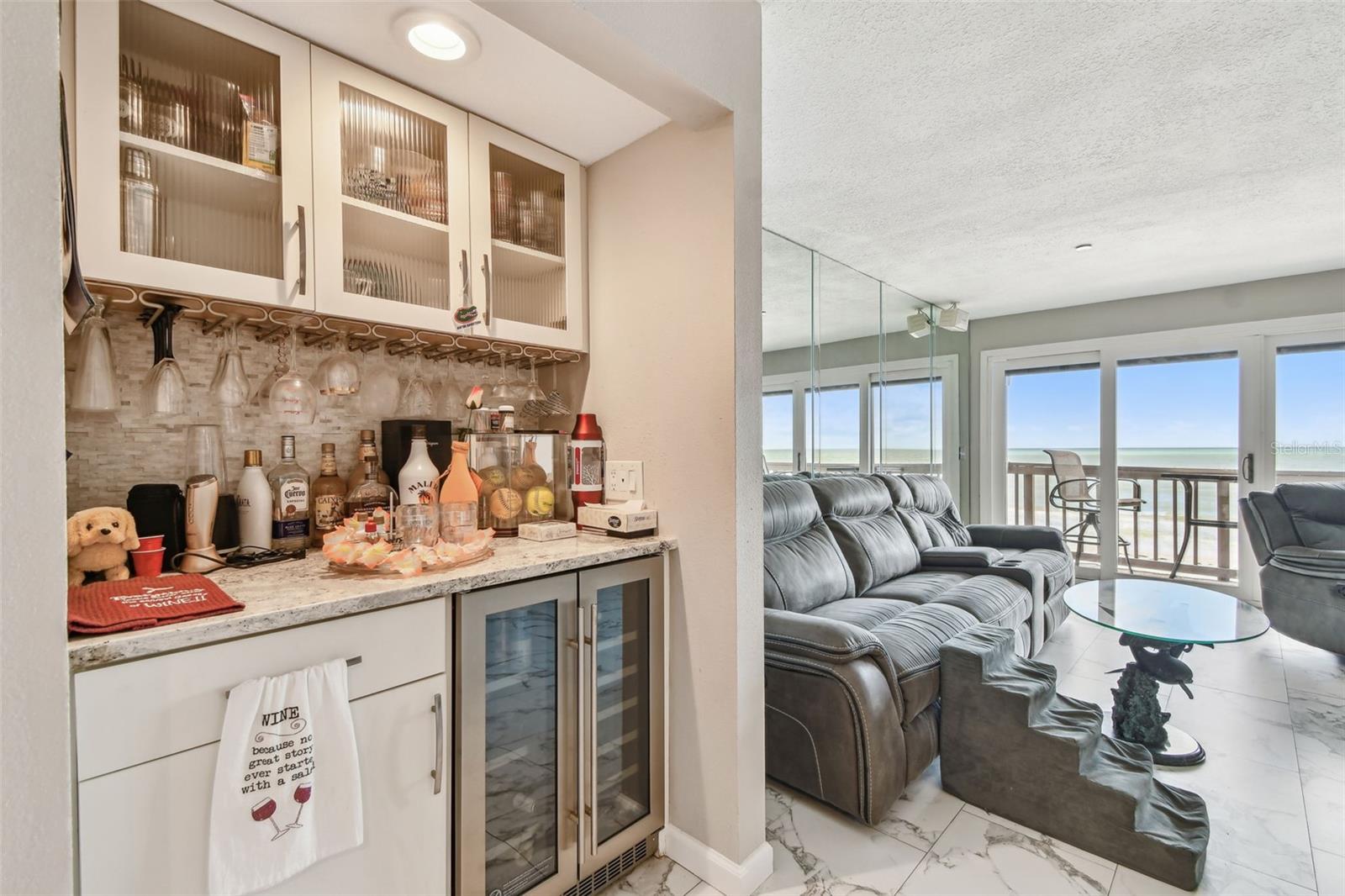 LE SCAMPI CONDO - Residential