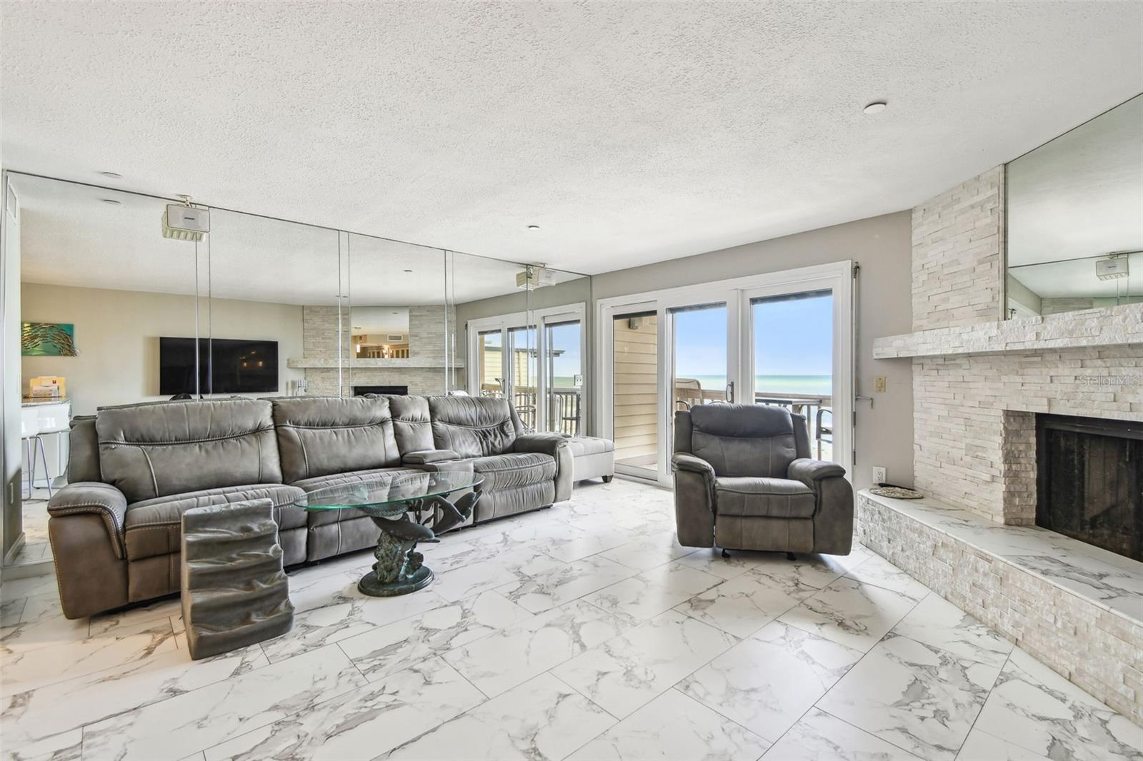 LE SCAMPI CONDO - Residential