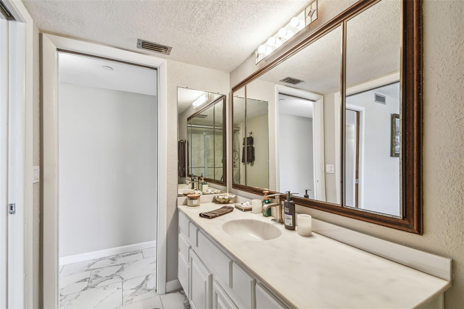 LE SCAMPI CONDO - Residential