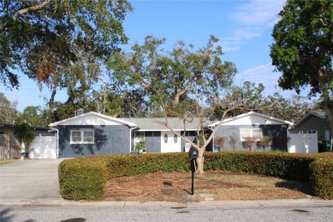 A home in SEMINOLE