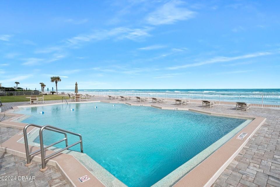 ALIKI CONDO - Residential