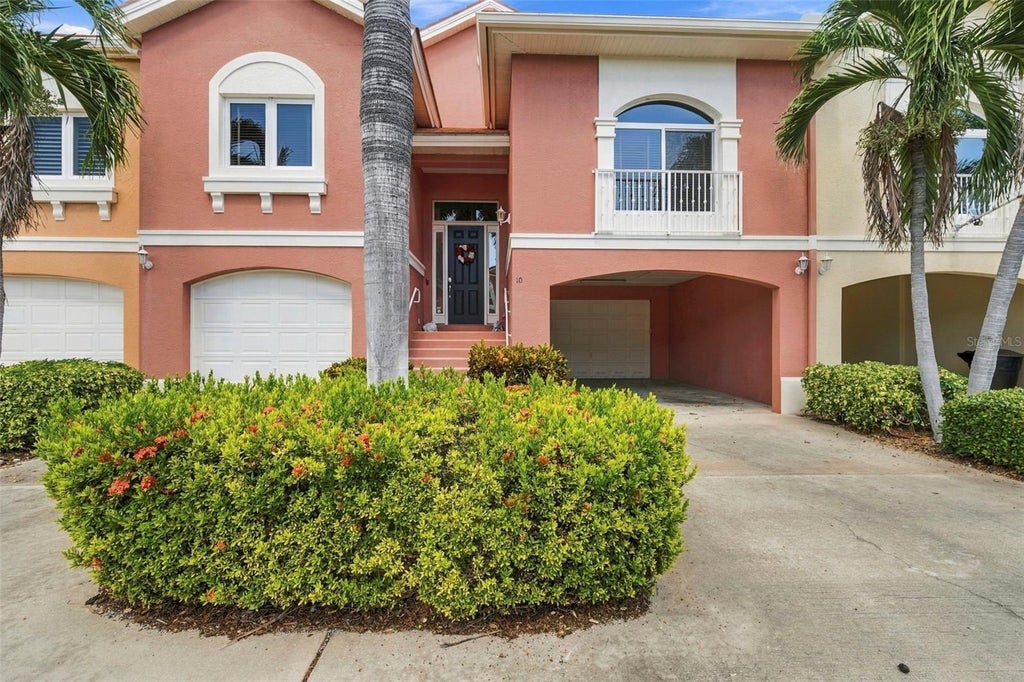 Photo of 10 Lincoln Avenue S, St Petersburg, FL 33711 (MLS # TB8557943)