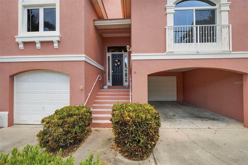 Photo of 10 Lincoln Avenue S, St Petersburg, FL 33711 (MLS # TB8557943)