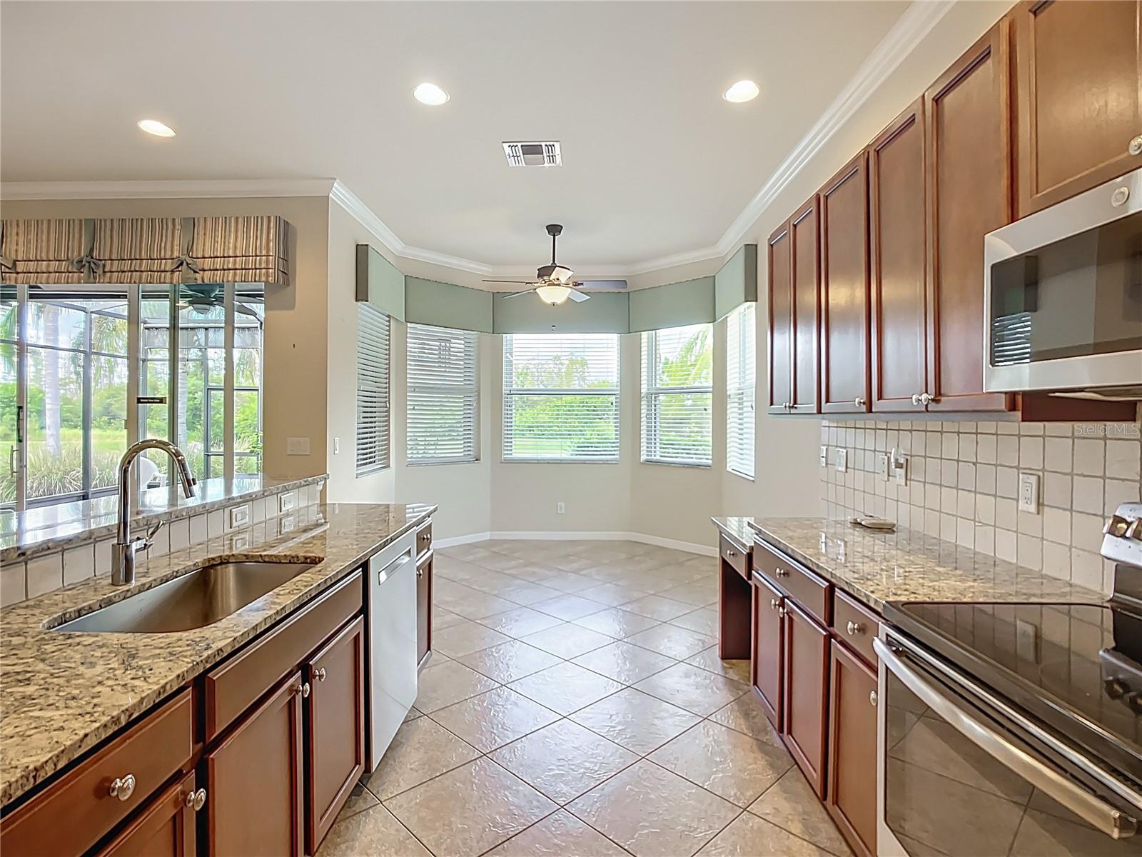 VALENCIA LAKES TR J PH 1 - Residential