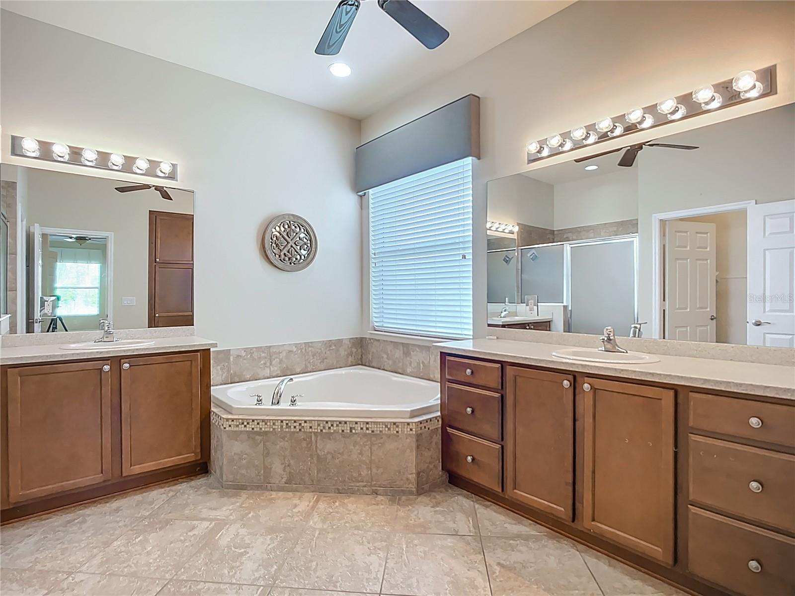 VALENCIA LAKES TR J PH 1 - Residential