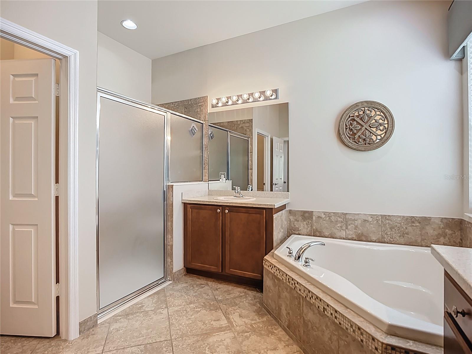 VALENCIA LAKES TR J PH 1 - Residential
