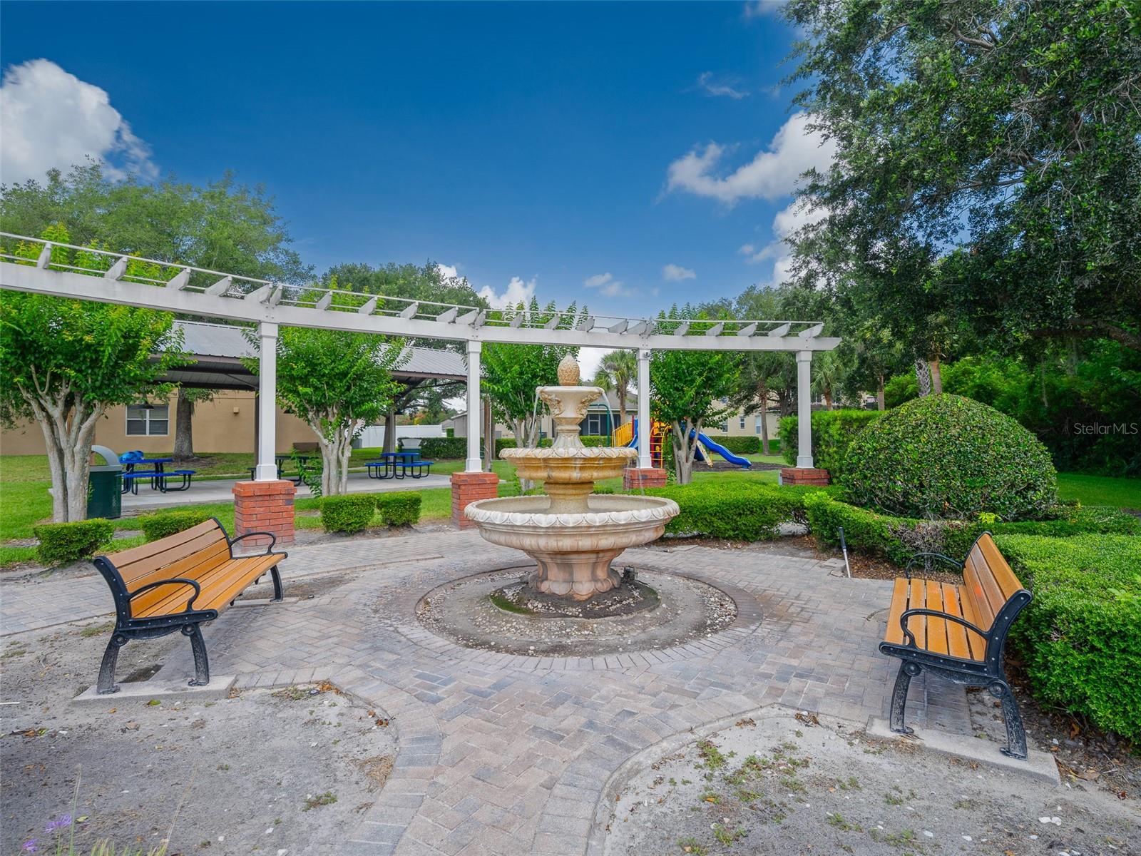 DEERFIELD PLACE 57/1 - Residential